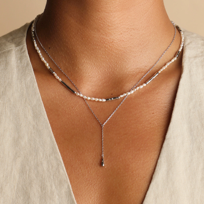 Lustrous Pearl Necklace for Women