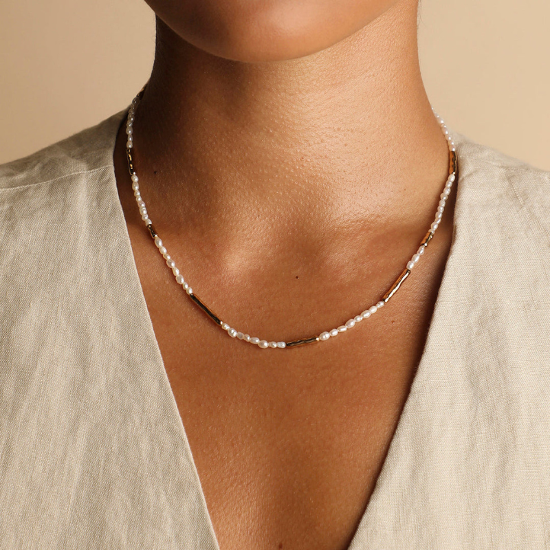 Lustrous Pearl Necklace for Women